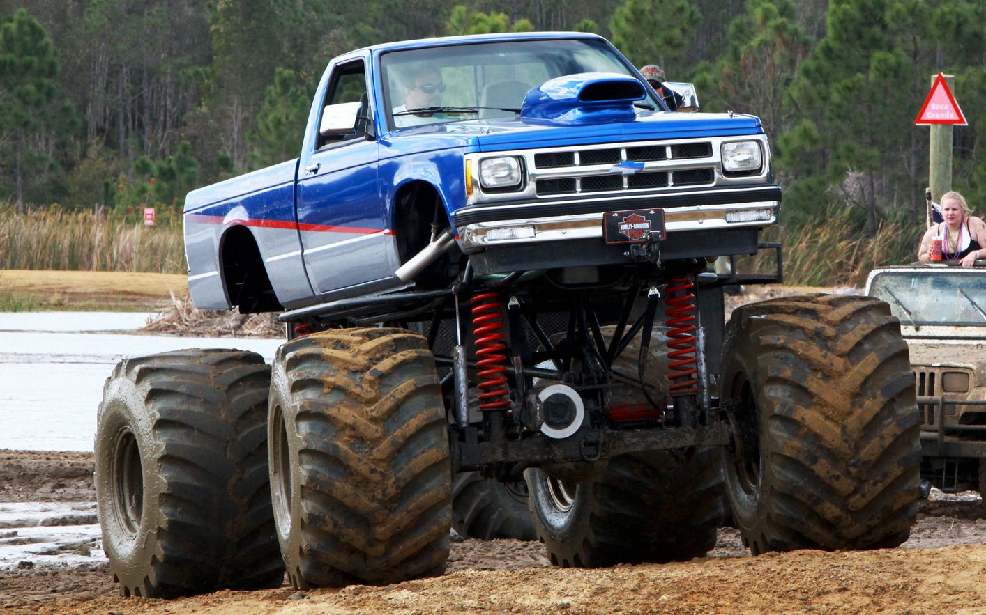 【mud trucks gone】弗罗里达狂野泥潭卡车节2018