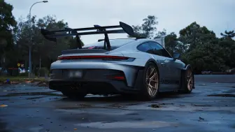 Download Video: Porsche GT3RS 992 in the Rain Cinematic 4K