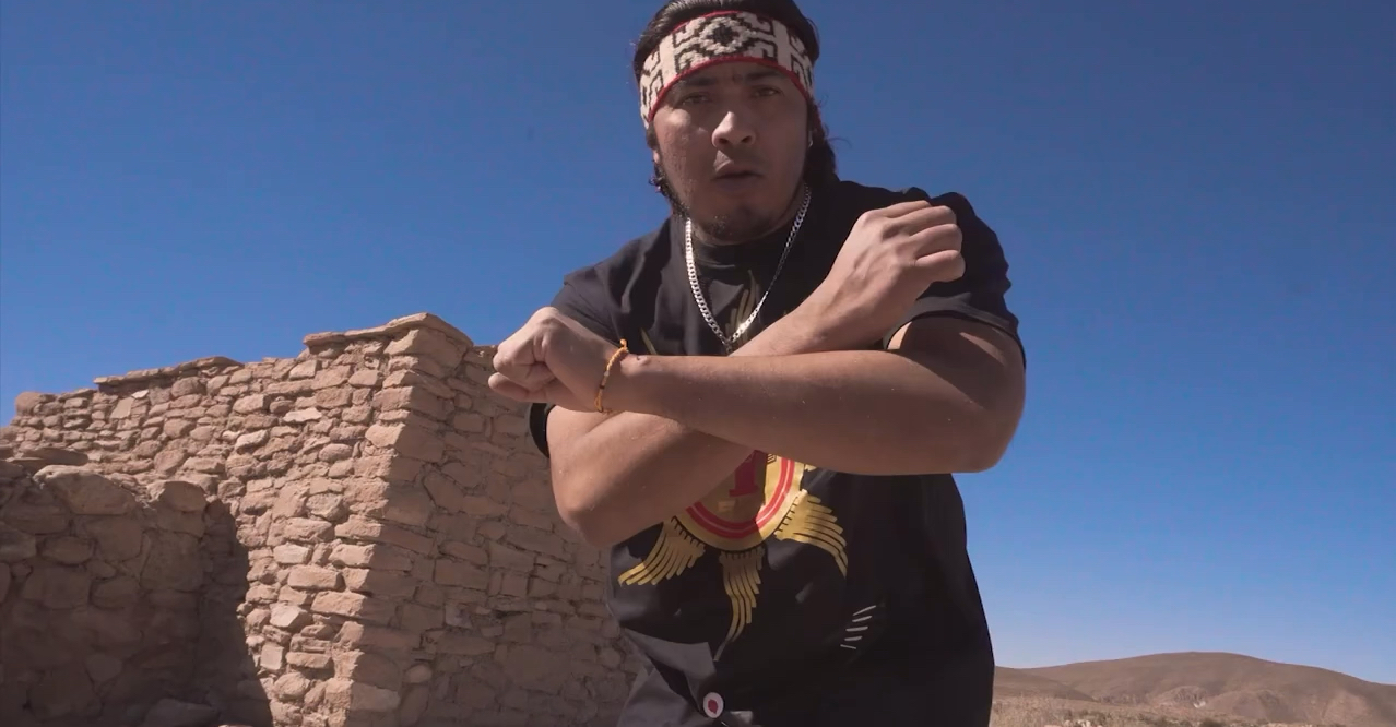 马普切,克丘亚,艾马拉我的兄弟们,来自高地的秘鲁,玻利维亚人,嚼着古