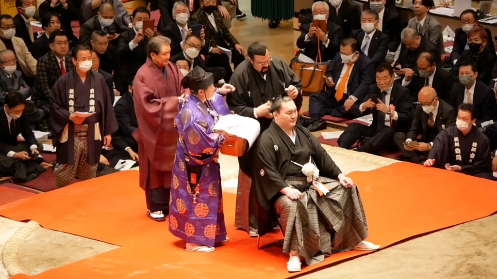 一代横纲白鹏,纵横驰骋在士俵上的独孤者,所当无敌犹言所向无敌!