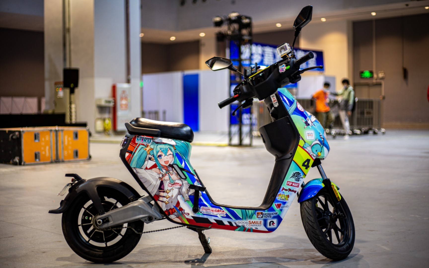 可能是国内首台2023赛车音痛车,但是电鸡(电动自行车)