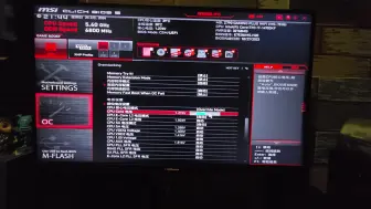 Скачать видео: 14700KF+微星主板Z790 GAMING简单超频，降压