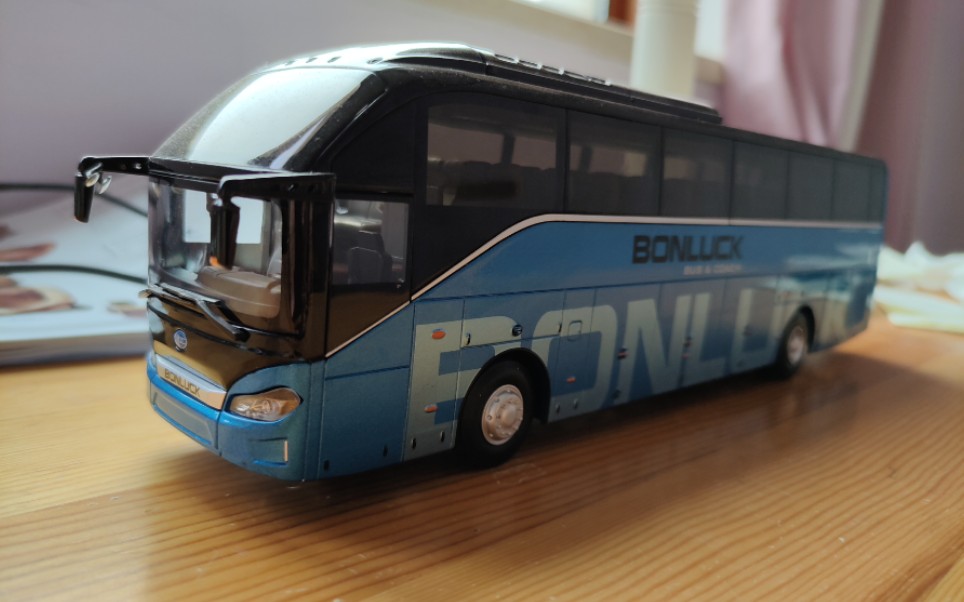 百路佳客车模型静态观赏(含出口中东视频)_哔哩哔哩_bilibili