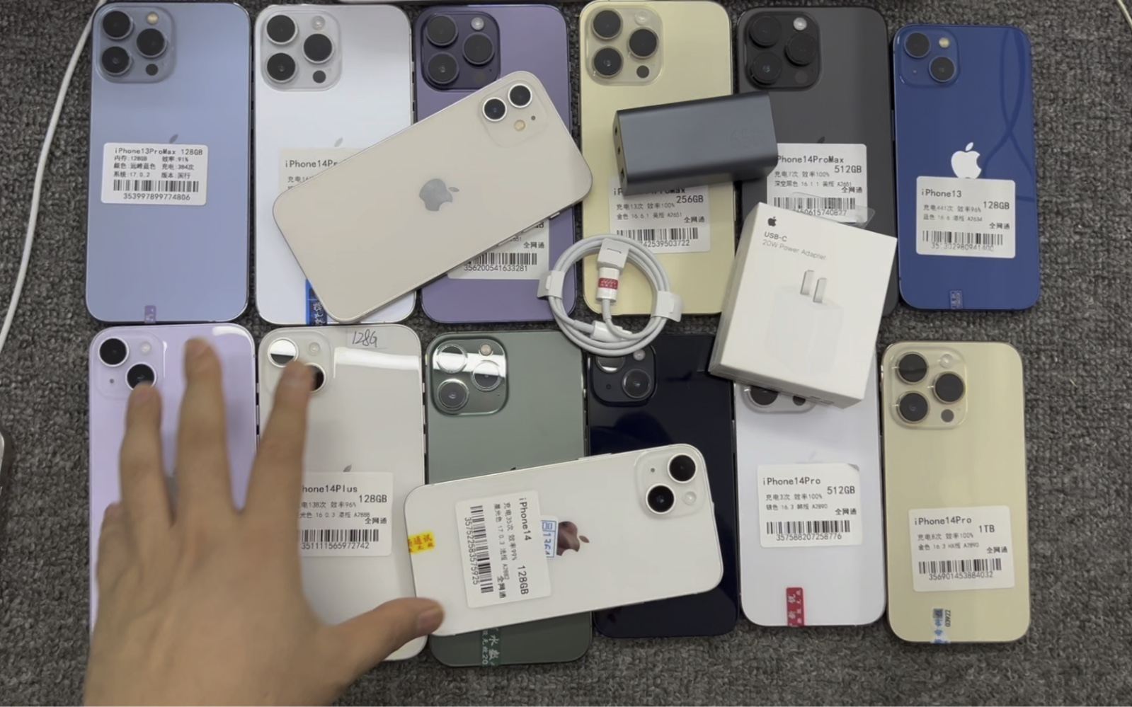 苹果原装充电器水太深啦 买第三方品牌吧 直接官方旗舰店购买