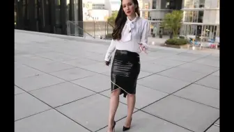 皮裙漆皮细跟红底鞋