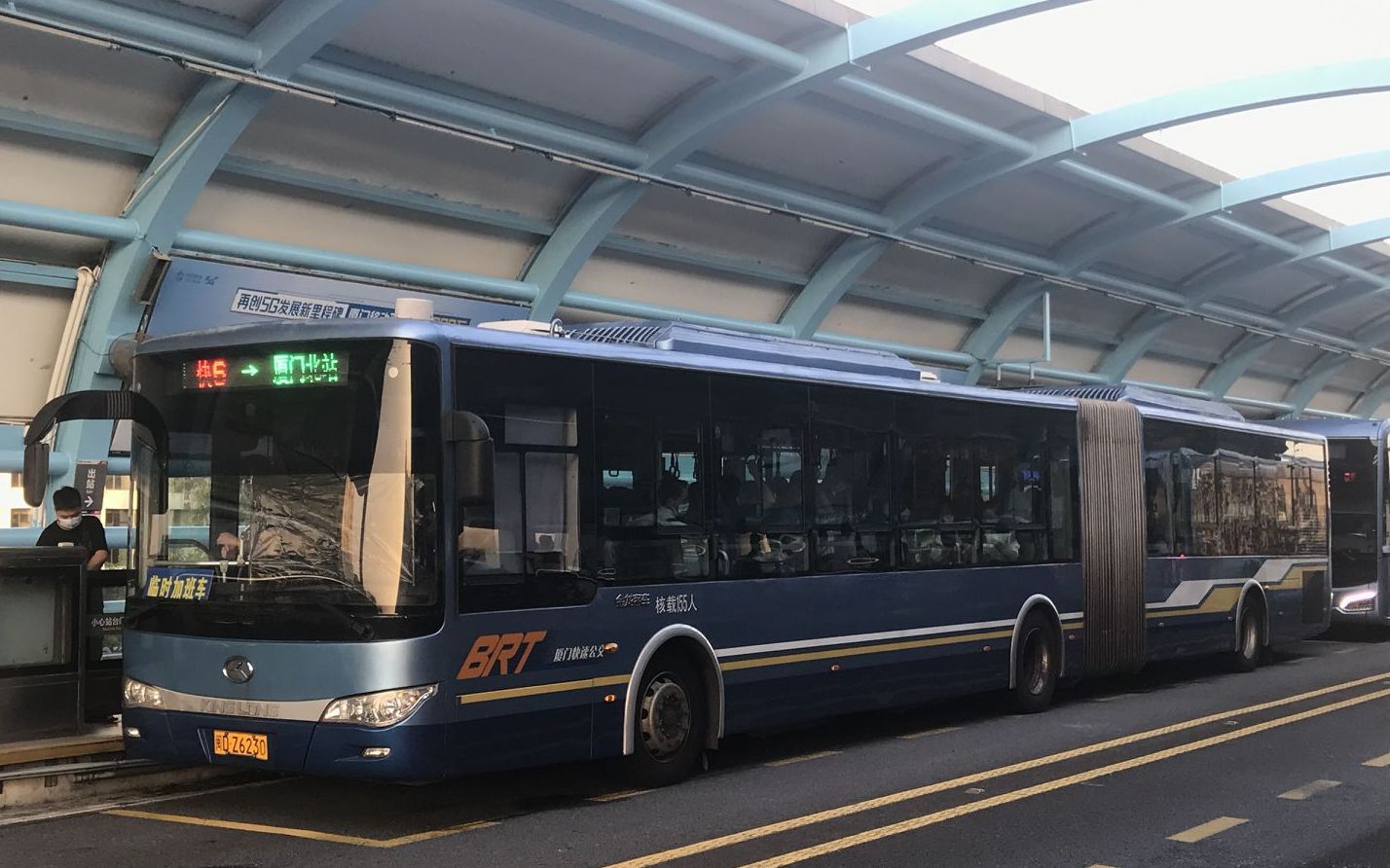 【brt上最后的柴油】厦门快速公交有限公司xmq6180agd5行走音