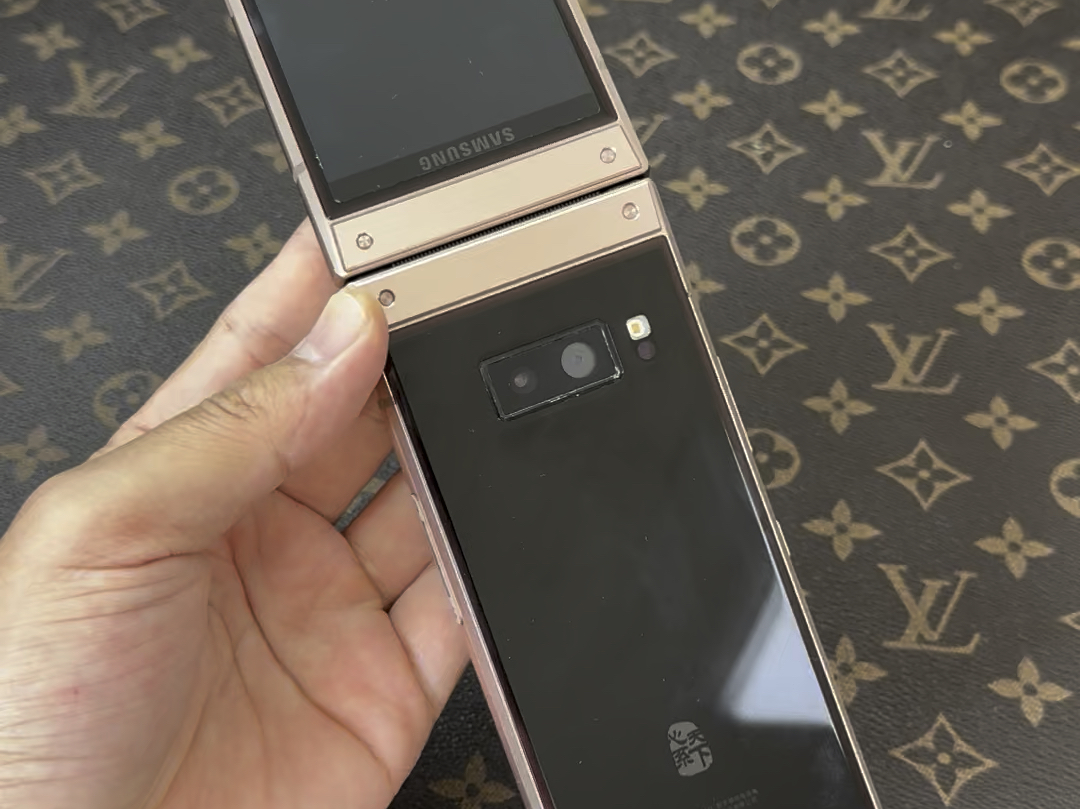 三星w2019国行经典翻盖机