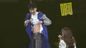 陈嘉桦 光良演唱会嘉宾合唱勇气尺度非常少儿不宜的talking 现场帮光良征婚 哔哩哔哩 Bilibili