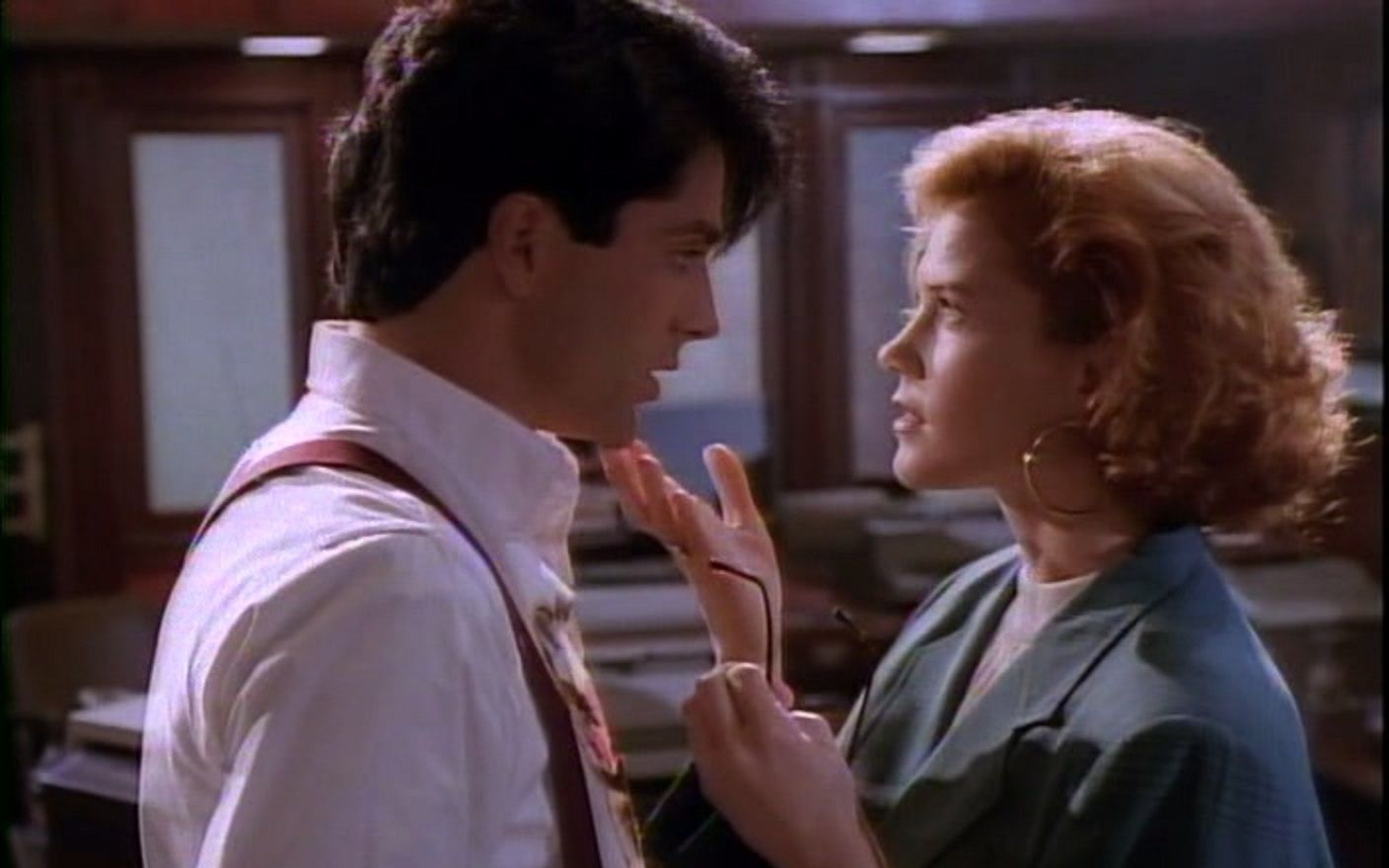 搬运:《少年超人》片段:克拉克肯特被拉娜朗挑下巴