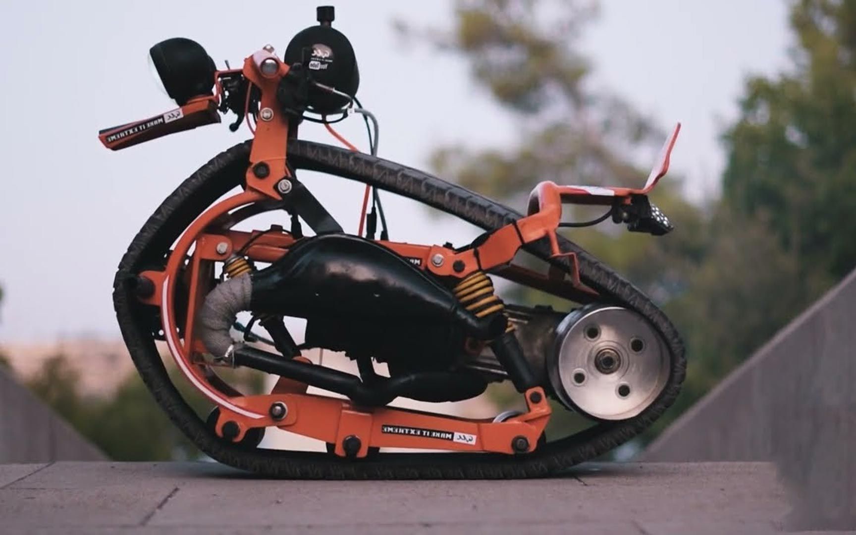 机械牛人打造一辆独轮摩托车,全程高能,我都舍不得眨眼睛
