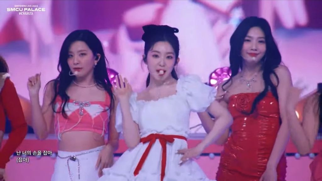 [图]【IRENE裴珠泫】230101 SMTOWN线上演唱《Queendom》IRENE cut