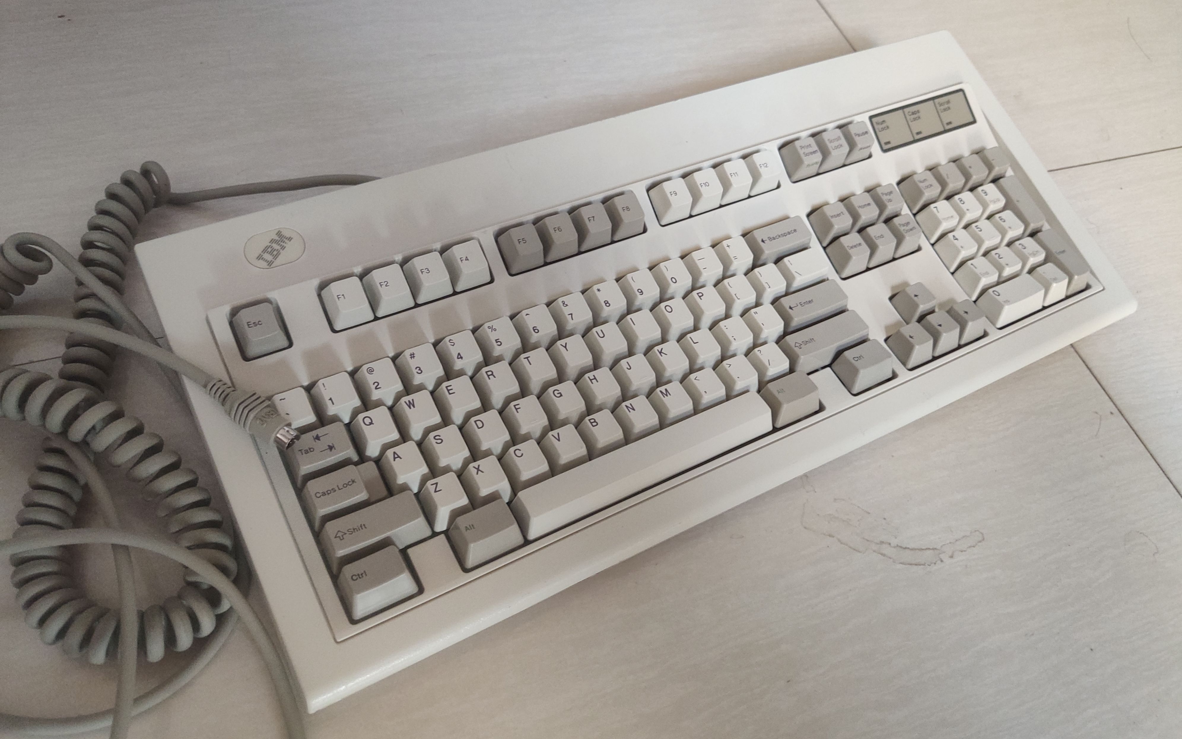 每天一个打字音ibmmodelm91年的古董键盘灰标带灯键盘打字音