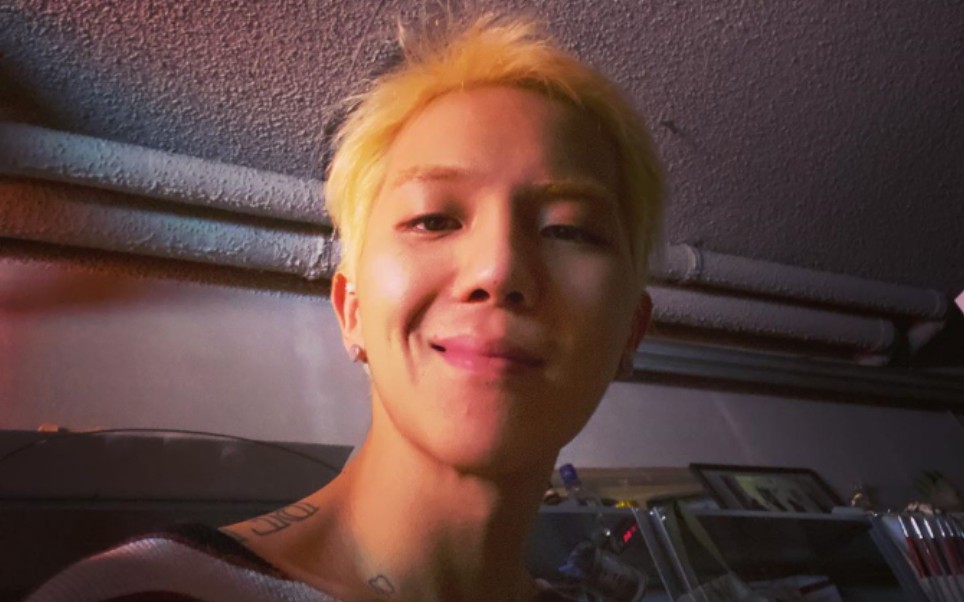 宋旻浩ins更新沙雕日常虚势豆和蜜蜂的那点事