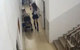 Video herunterladen: 特殊癖好？男子扮女装专偷高跟鞋，画面曝光网友直呼：比我还女人