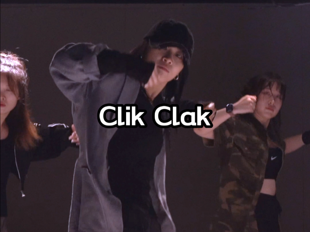 宝怪这次回归编舞我觉得没问题啊~#音音翻跳babymonster《Clik Clak》哔哩哔哩bilibili