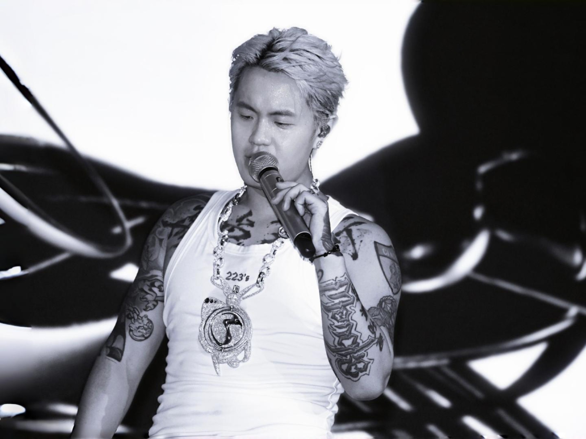 大魔王！PG ONE王唯楚新专曲目《快餐》