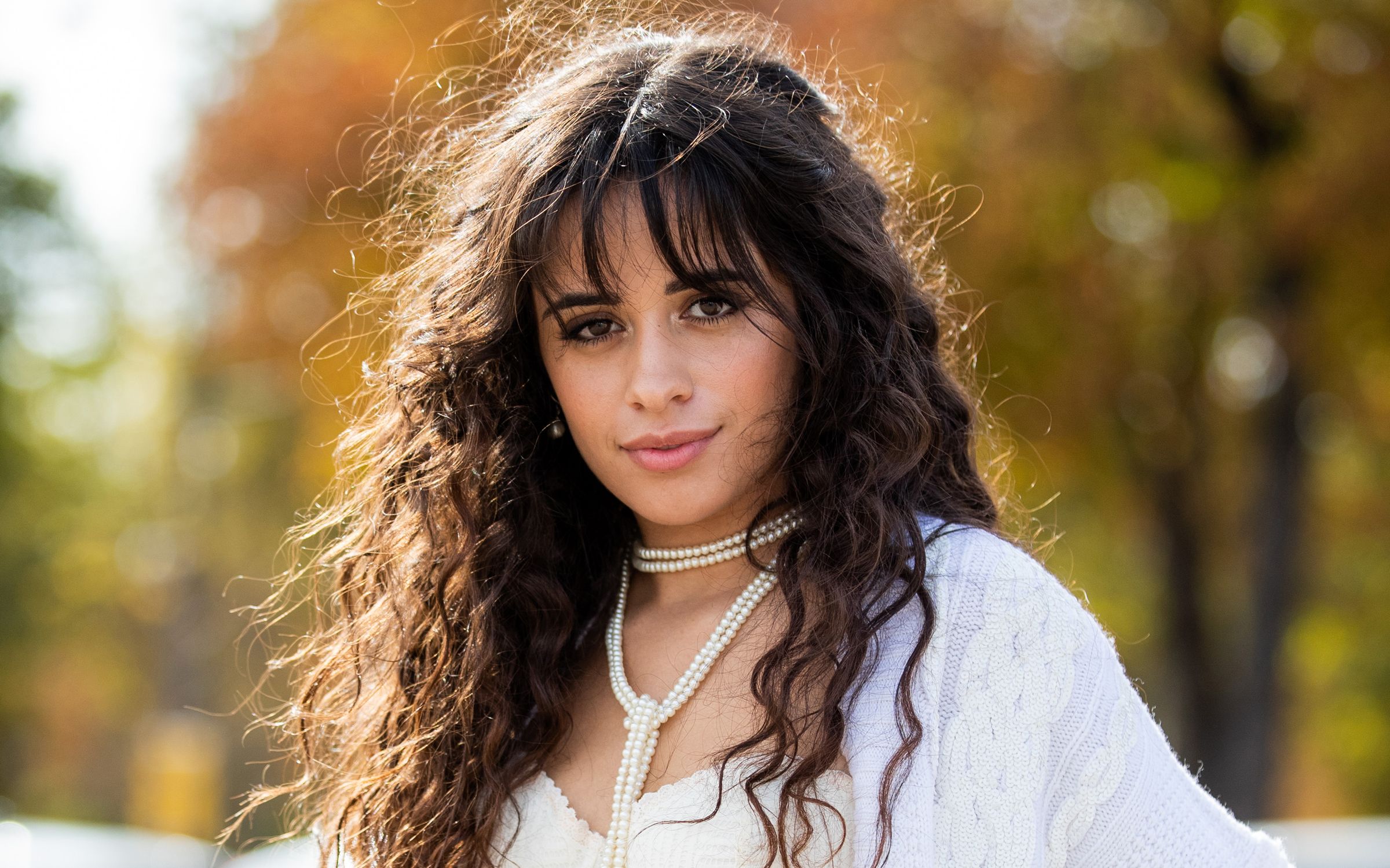 "卡妹"卡米拉·卡贝洛开包分享随身好物,没想到卡妹竟然会随身携带