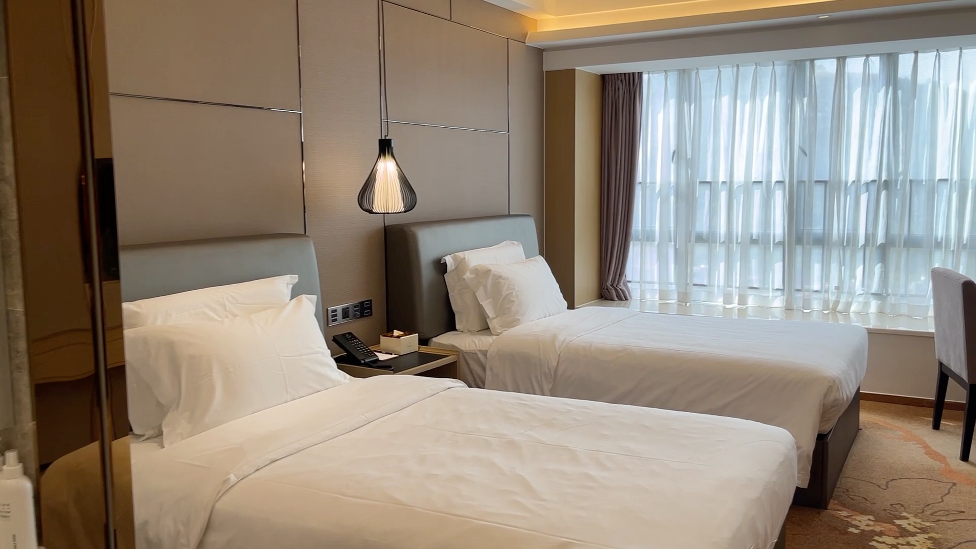 【广州南沙美豪丽致酒店】视频加载中,速速查收惊喜!