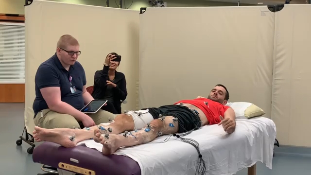 【四肢瘫♂】四肢瘫小哥电击疗法(后段护士帮穿袜子)