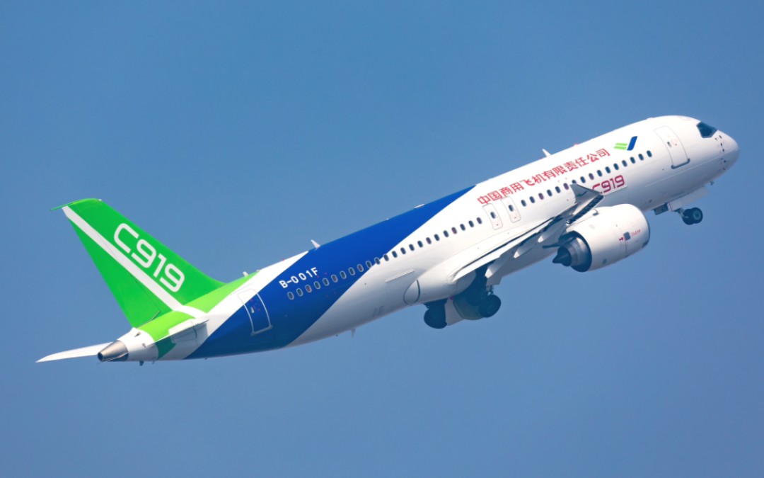 见证国产大飞机c919飞跃维港,稳稳降落香港机场!