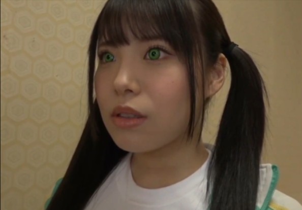 小姐姐被洗脑控制,眼神变得呆滞