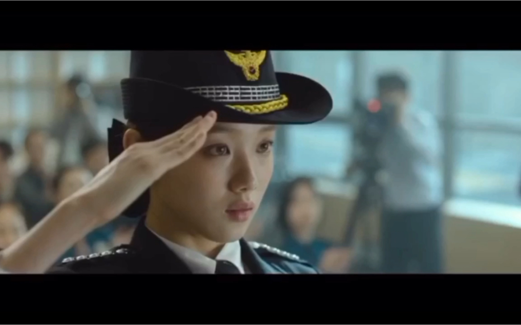 女警 李圣经欧尼帅气剪辑 (剪辑新手 欢迎提意见)