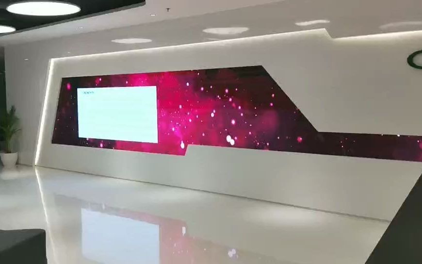 联诚发p25全彩异形led显示屏走进印度总部