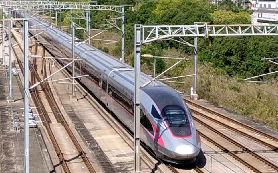 2021年11月25日,g6018次(深圳北站-长沙南站)本务中国铁路广州局集团