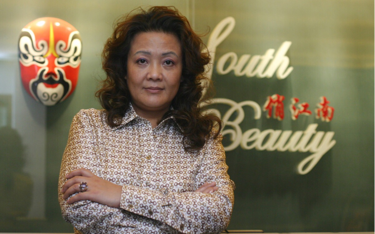 放下俏江南,63岁开启直播,张兰才是拿了大女主剧本的人