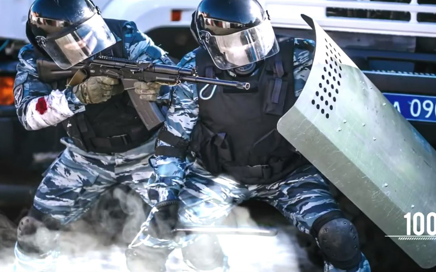 来自俄罗斯"防暴"警察叔叔的关爱(大爱无疆)