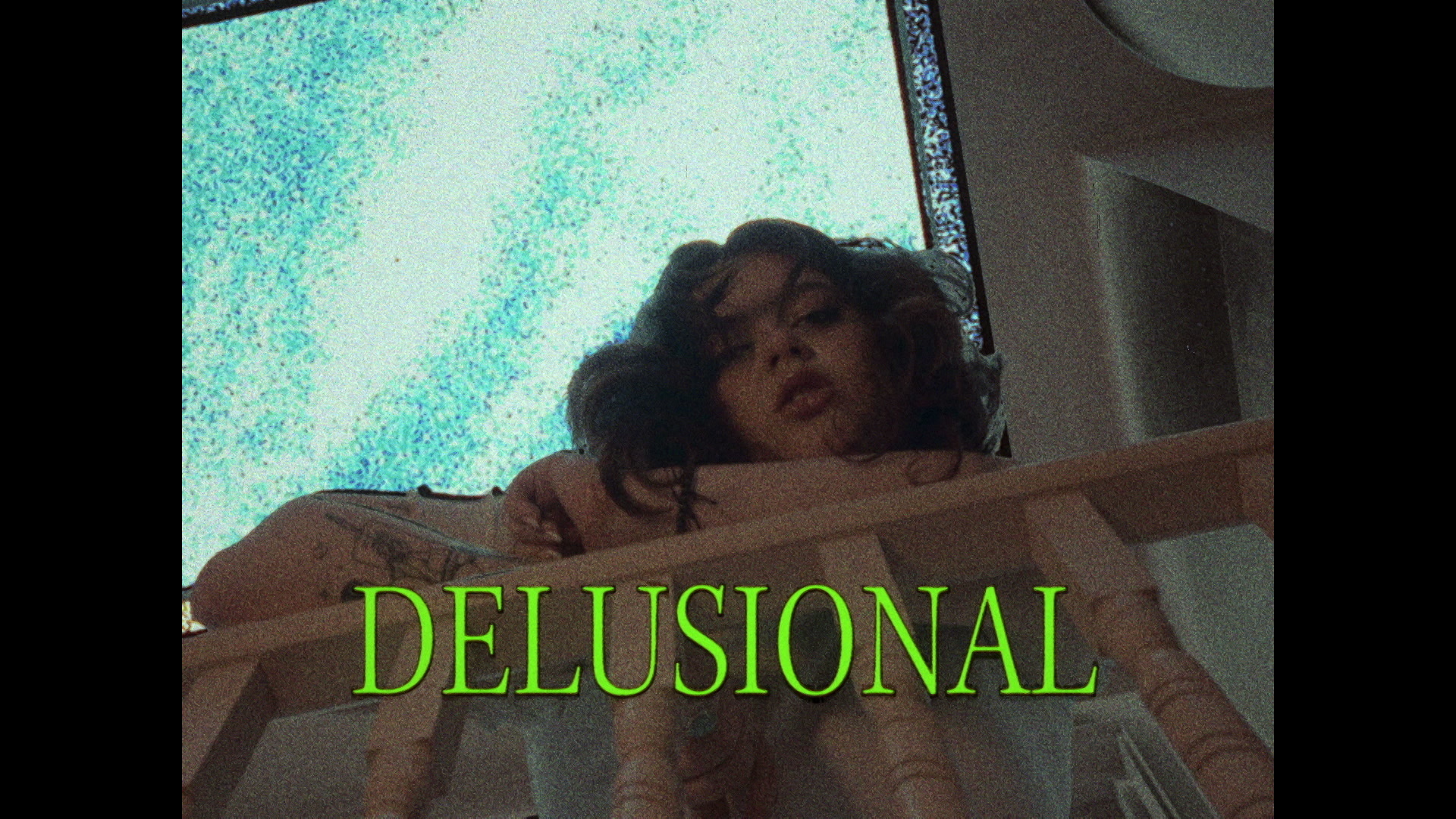 Isabel「Delusional (Lyric Video)」