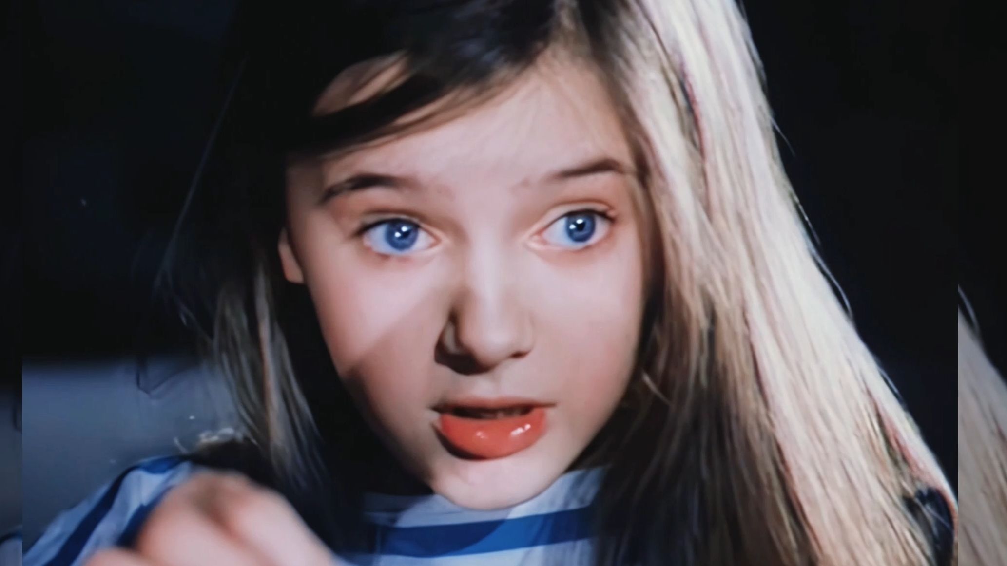 冷门电影里扮演小红帽的少女——艾丽莎·谢列兹尼奥娃