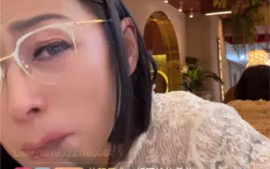 Tải video: 施柔儿要饭失败，自费下馆子，委屈哭了！！