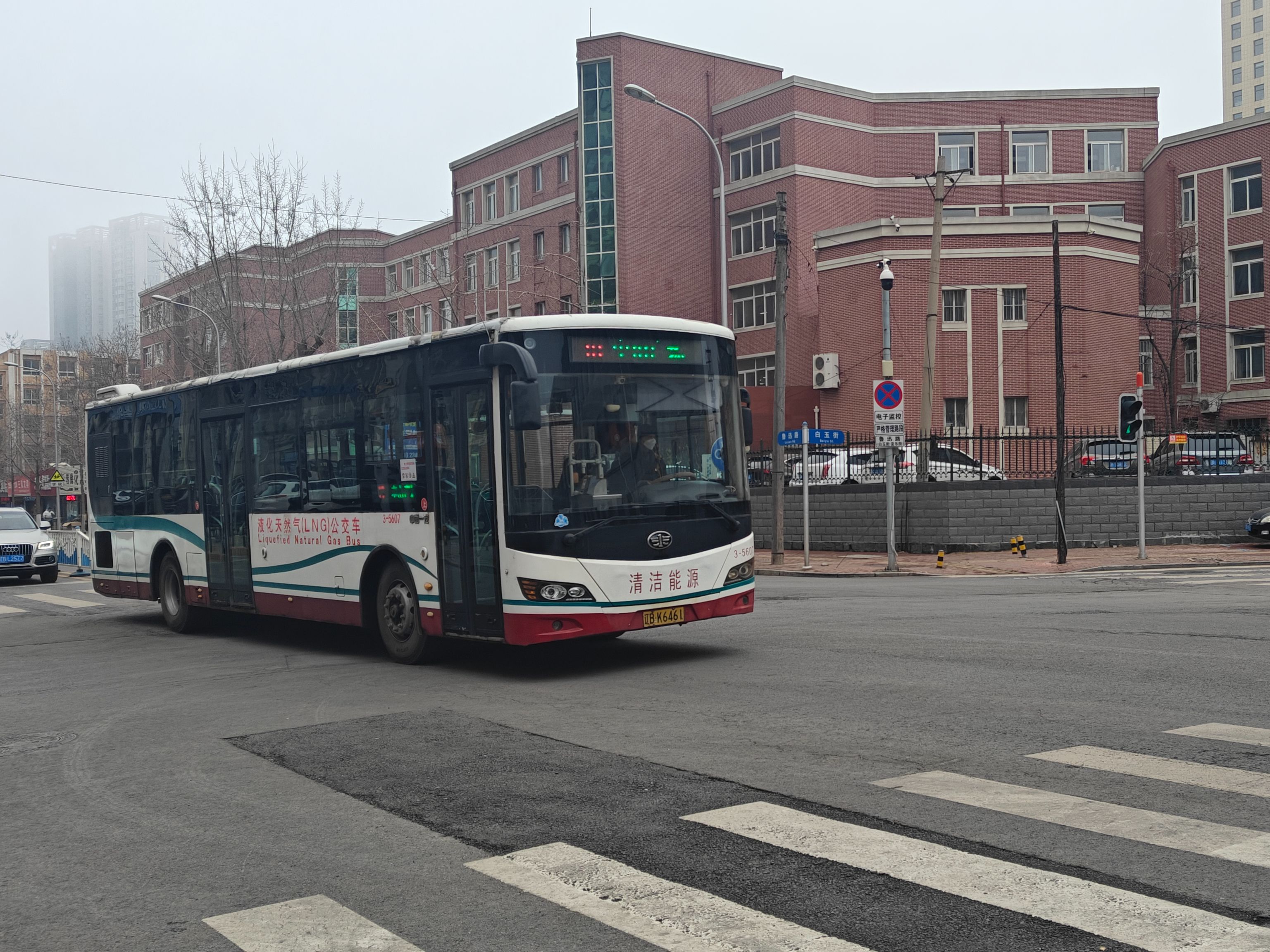 [pov-25]录制四次的线路 大连公交19路中山广场方向pov前方展望