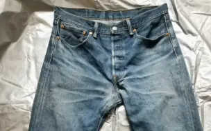 Tải video: Levi's 501xx上身1年落色记录_ 李维斯 501stf （shrink to fit）入门原牛 养牛记录