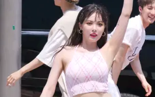 Download Video: 【泫雅】180721街边饭拍 HYUNA, 4K, FANCA ( 2160 X 1216 60fps ).web