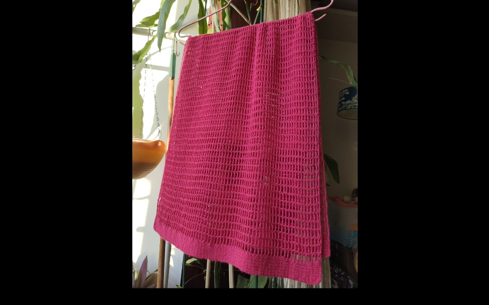 玫红色三万三围巾