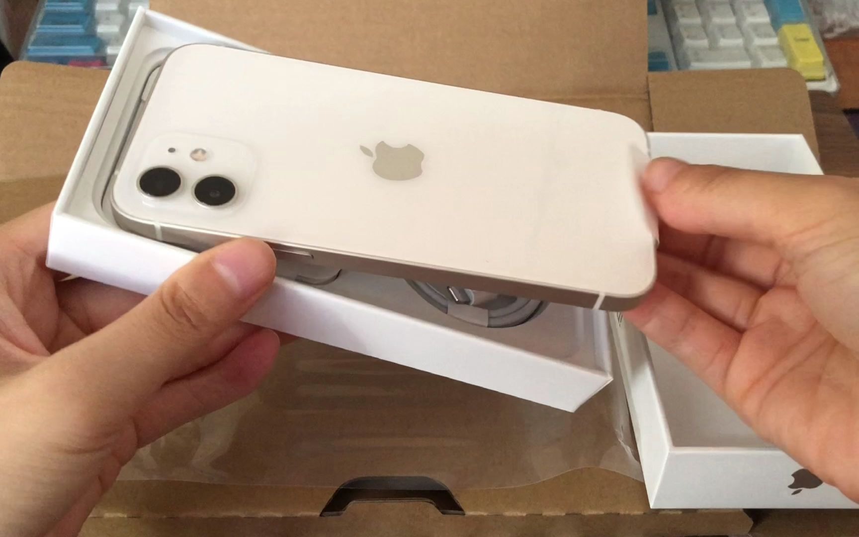 iphone12开箱