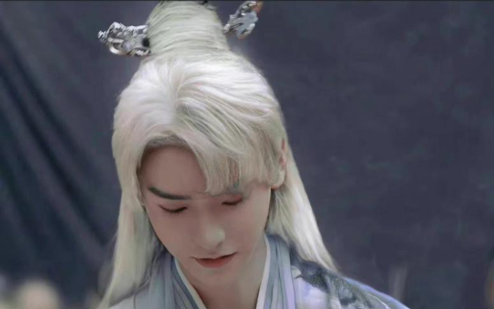 白发东方月初～龚俊