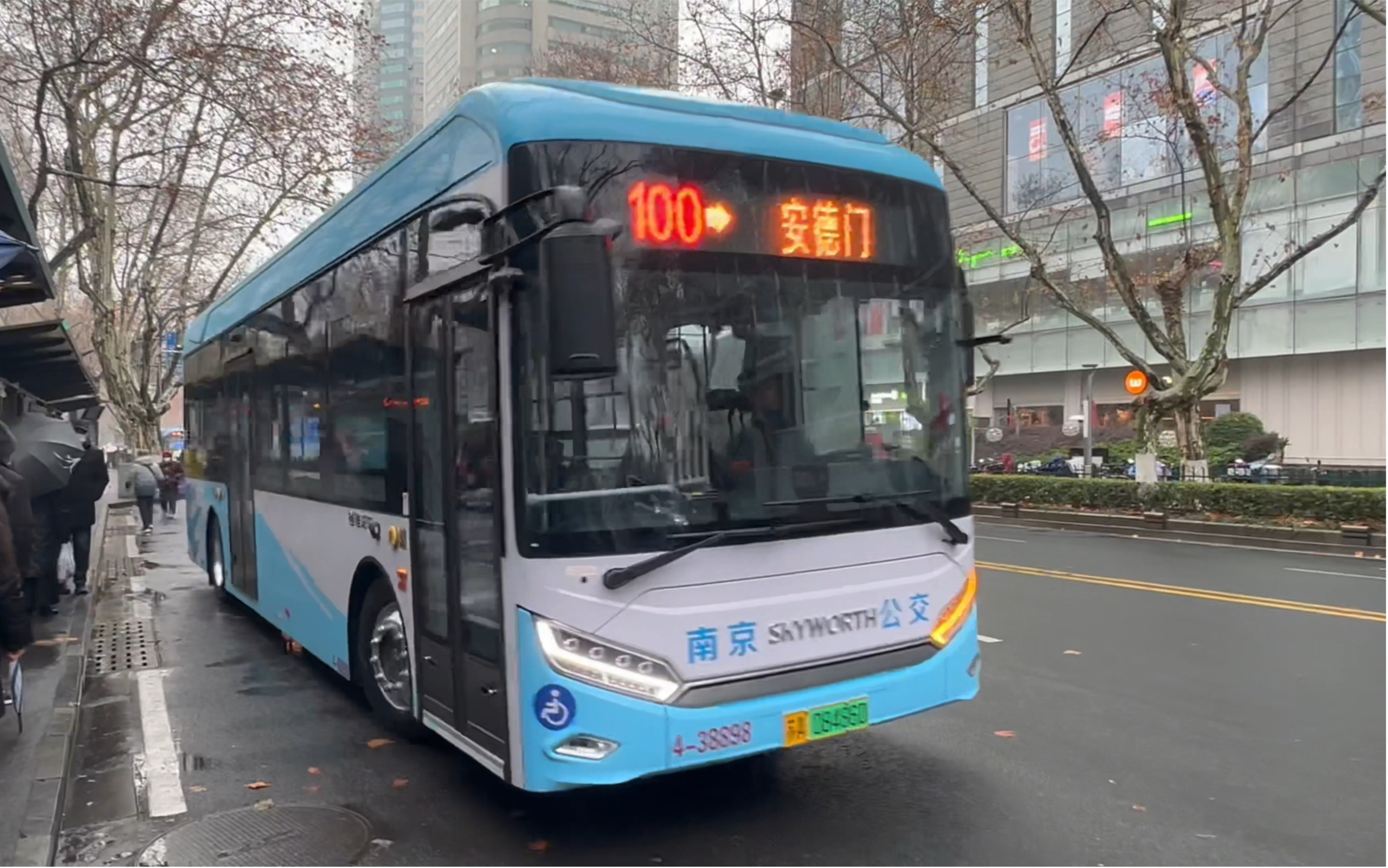 【新车速递】南京公交100路新车投入运营第一天