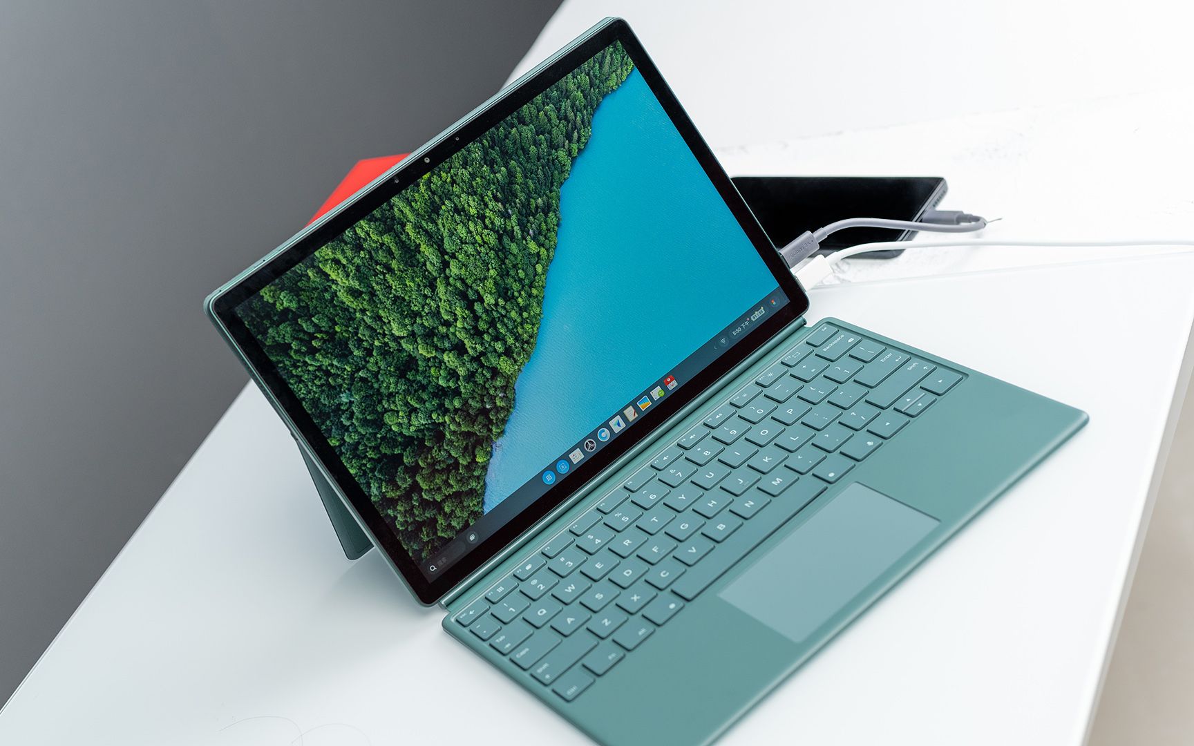 坚果tnt go开箱体验:它到底是电脑还是超大屏手机?