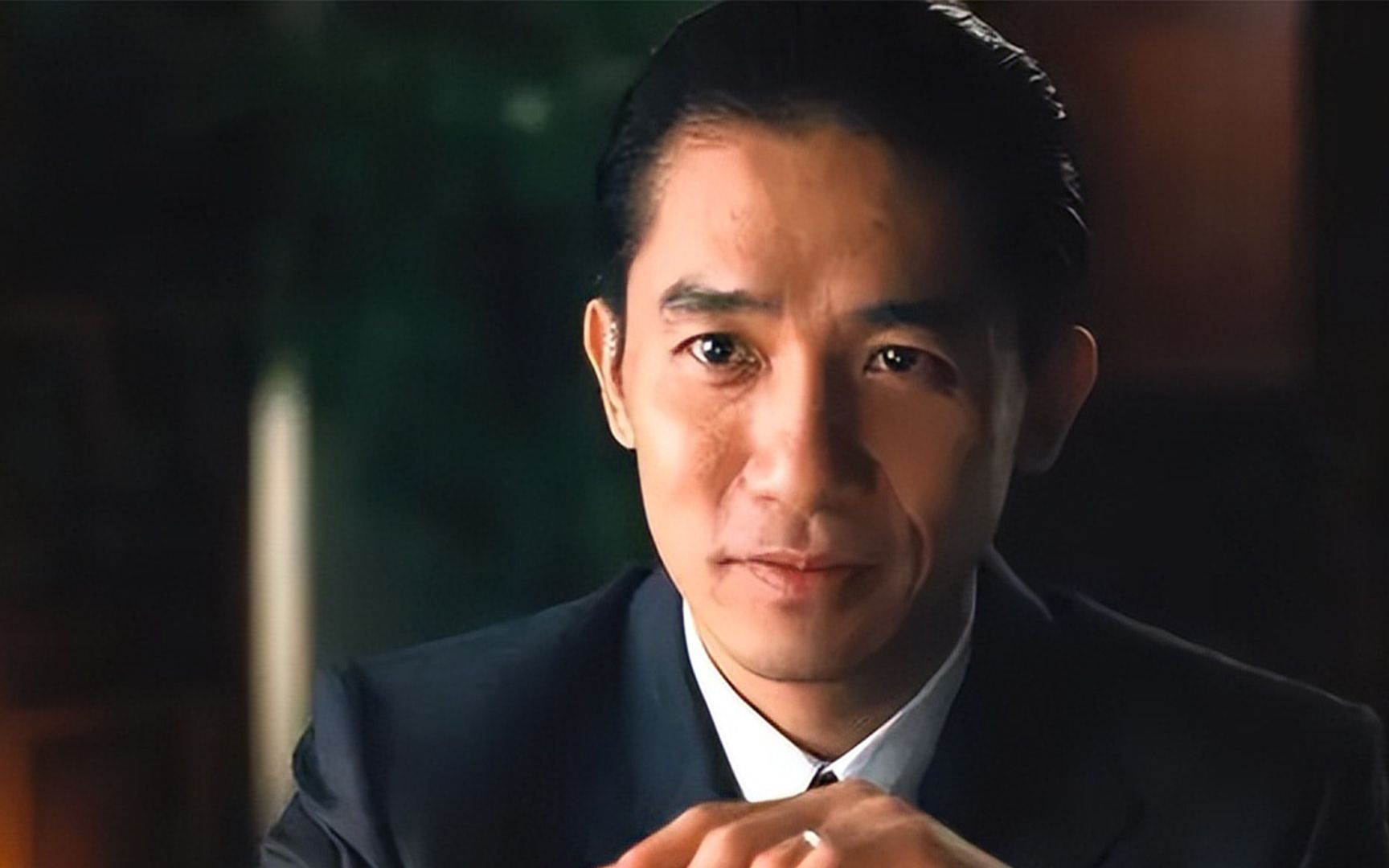 鲨疯了!梁朝伟获威尼斯电影节终身成就奖,刘嘉玲直夸自己有眼光