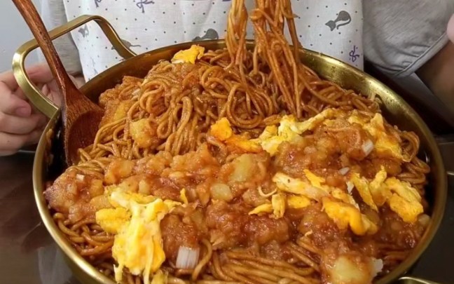 快手吃播|大口秃噜面条