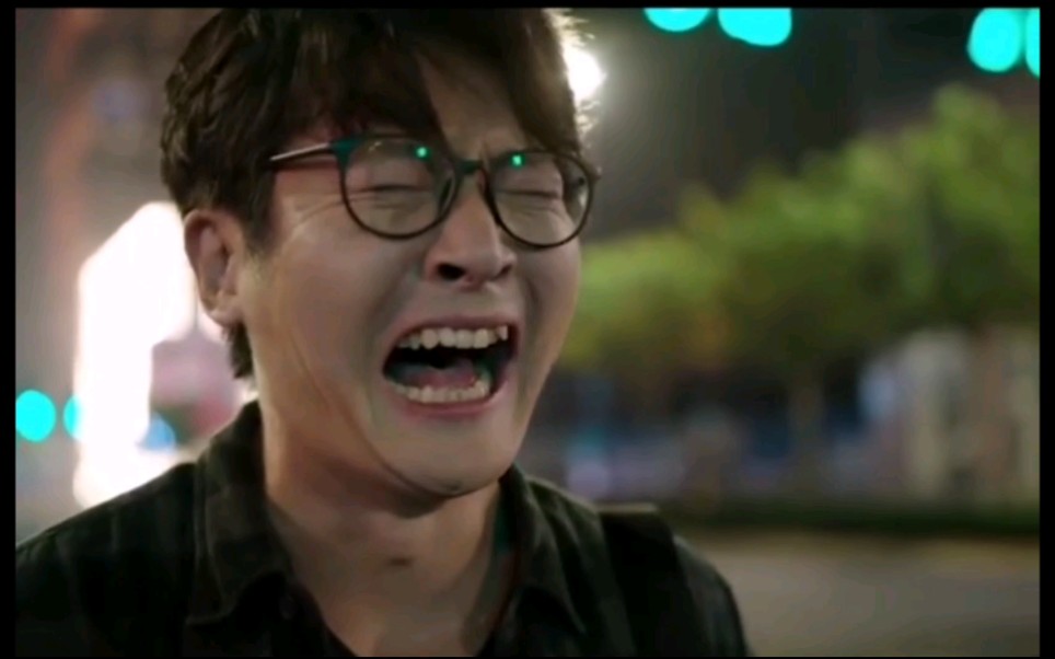 盘点影视剧里那些泪目的片段成年人的崩溃往往就在一瞬间