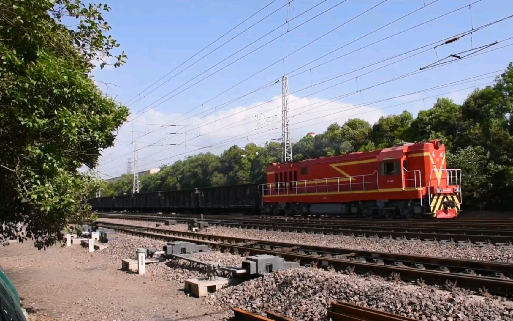 洛阳铝厂df12陇海线南岗村站调车作业(去铝厂货线方向)