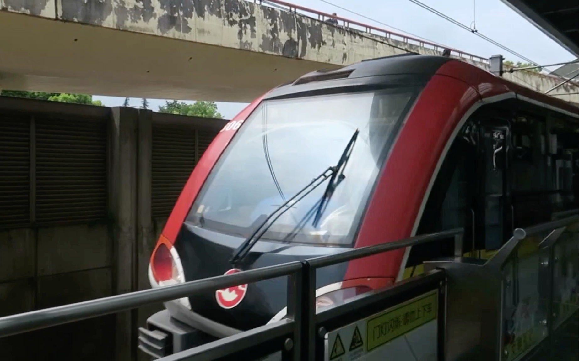 上海地铁3号线进站&出站(上海南站站)