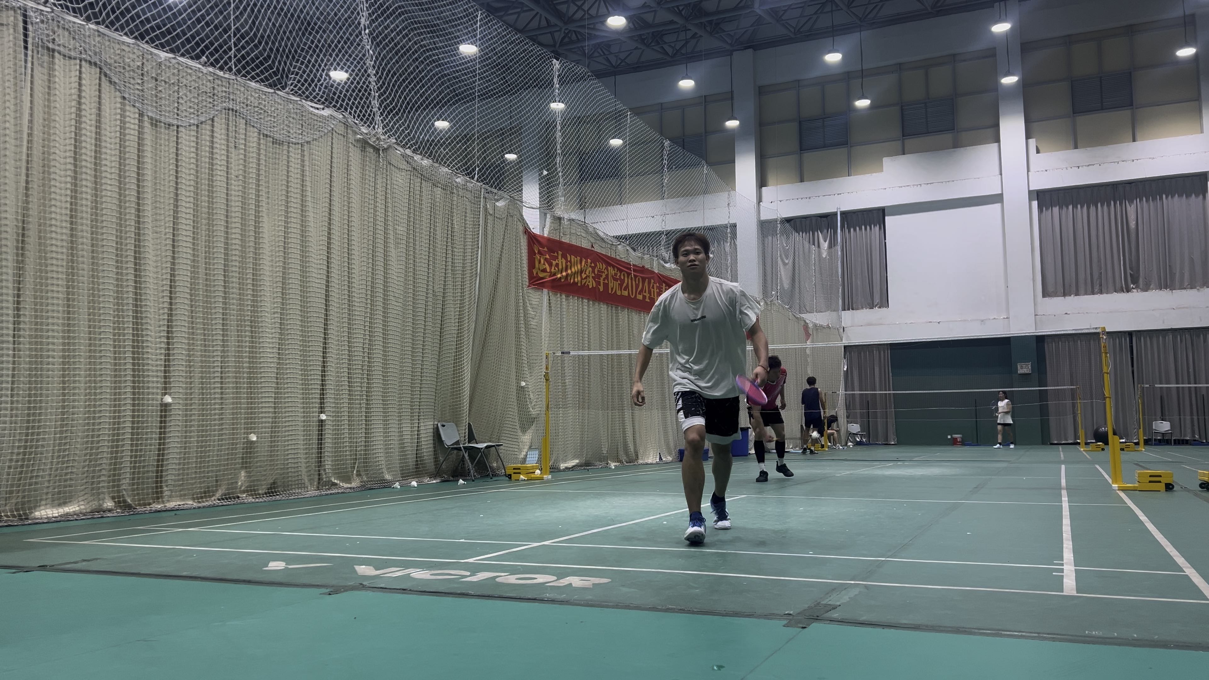 羽毛球杀球练习