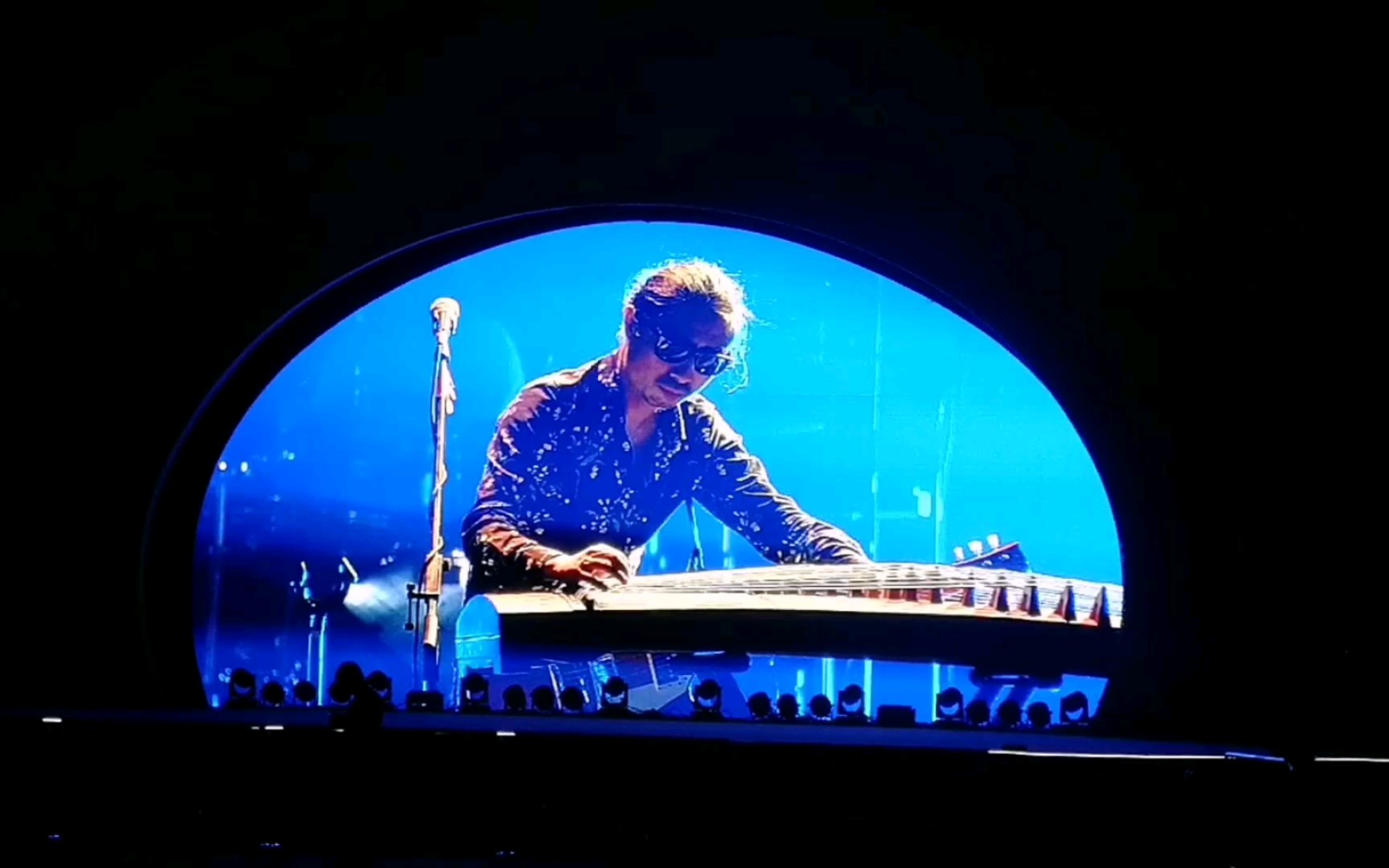 【谢天笑】是谁把我带到这里【第31届青岛国际啤酒节】