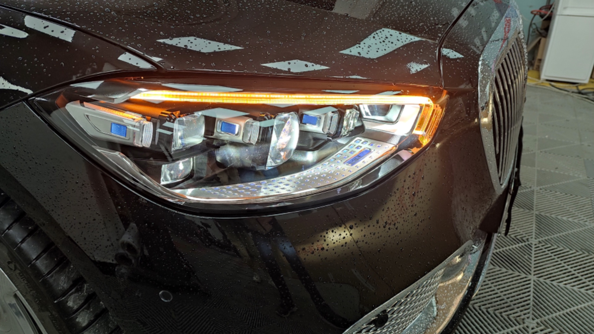 21款22款迈巴赫s480改装流星雨数字大灯