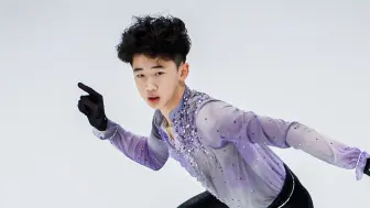 Video herunterladen: 【24-25JGP③】李彦皞｜第一名 Yanhao LI(83.25) 青年组大奖赛泰国站男单短节目 花样滑冰